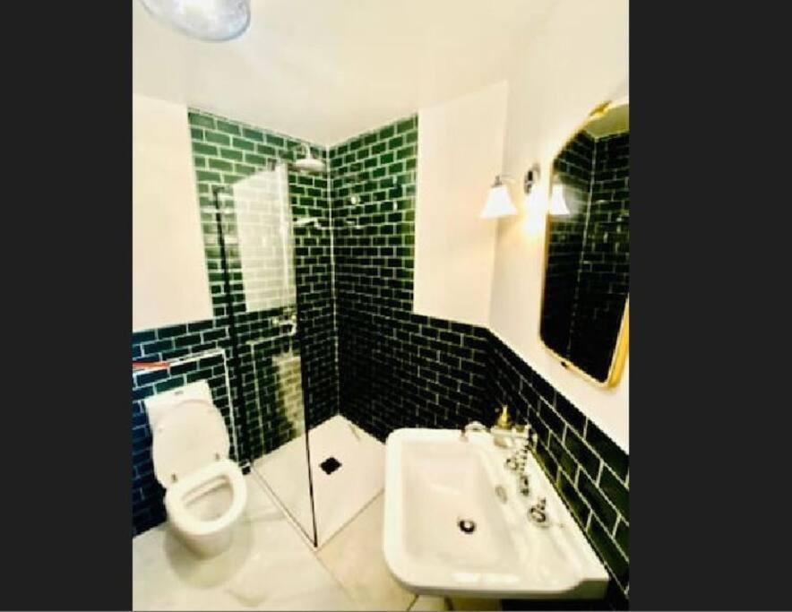 One Bedroom W Free Parking &terrace Luxemburg